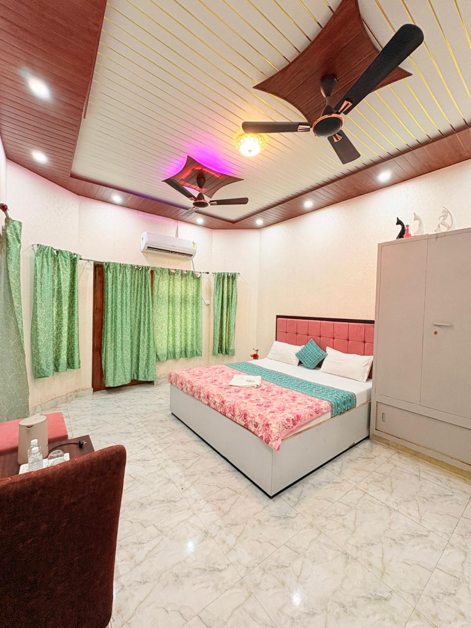 WhatsApp Image 2025-11-26 at 13.09.45